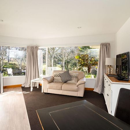 Country Apartment Paraparaumu Bagian luar foto
