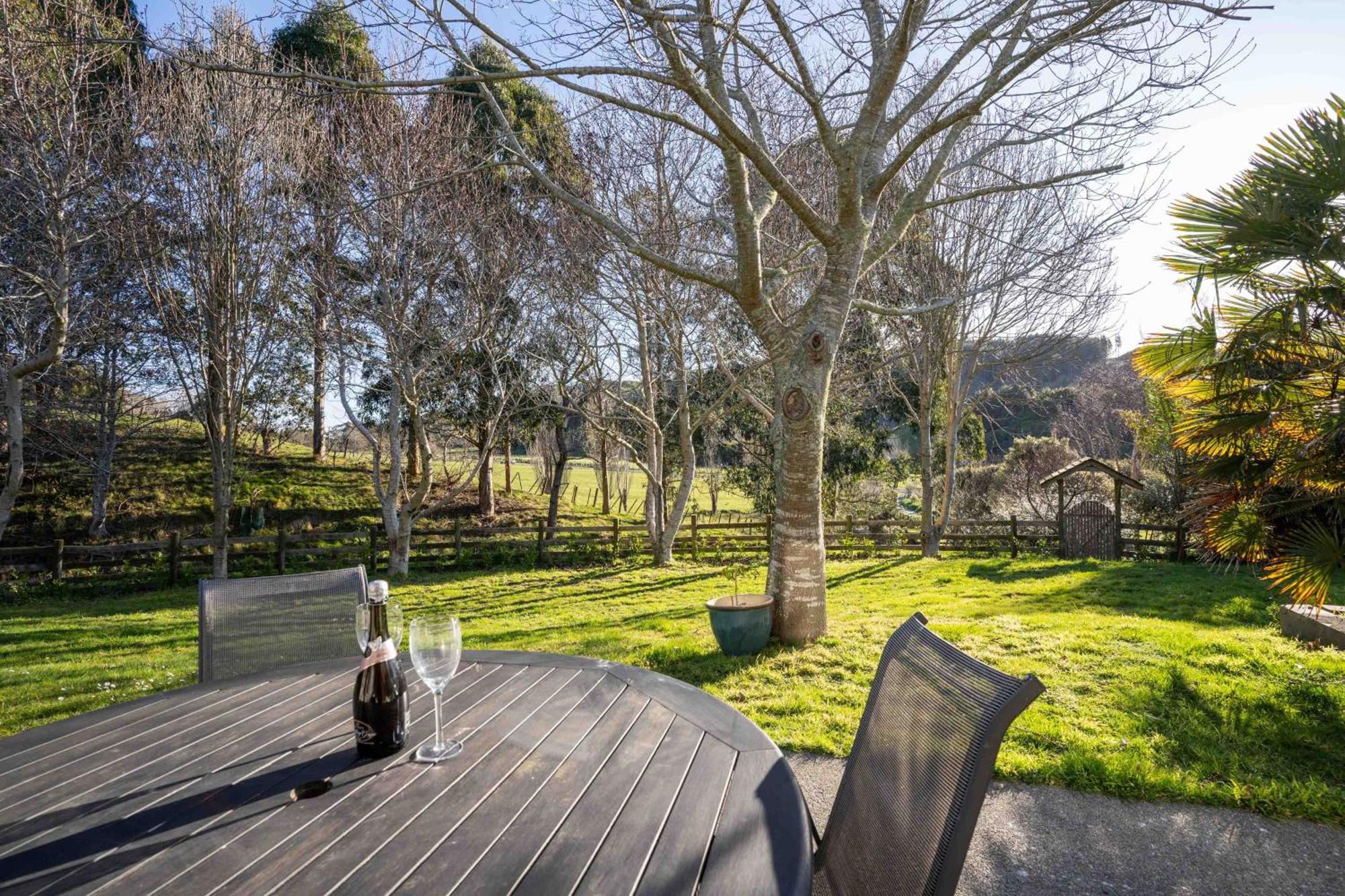 Country Apartment Paraparaumu Bagian luar foto